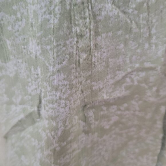 Eddie Bauer Green Button-Up Shirt With Ruffle Detail Short Sleeve Size S - Picture 3 of 6